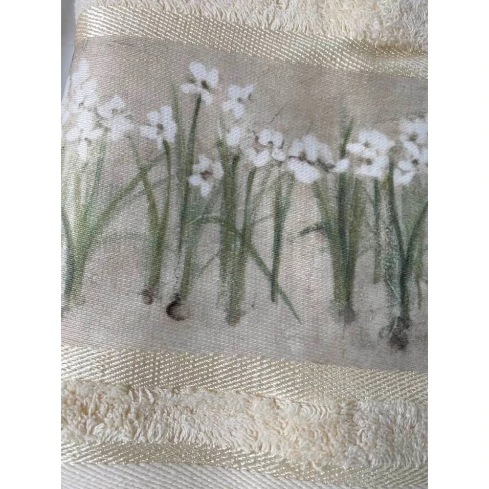 Vtg Towel Croscill Home Orchids Narcissus 2 Wash Cloth Bed Bath Beyond NEW